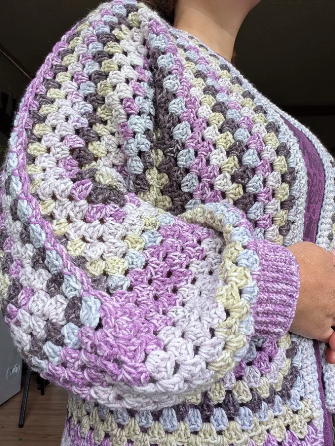 witches-brew-granny-square-cardigan-1_display.webp